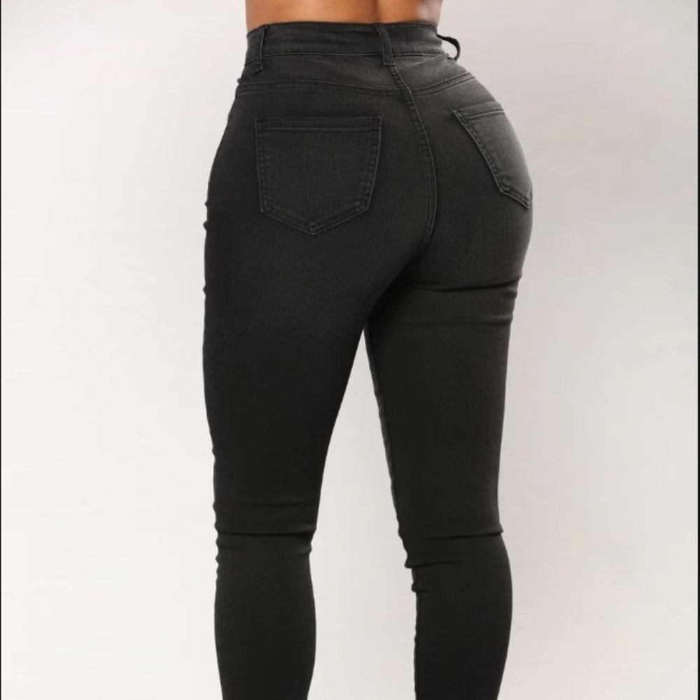 ULTRA HIGH RISE FASHION NOVA JEANS - Picture 2 of 8
